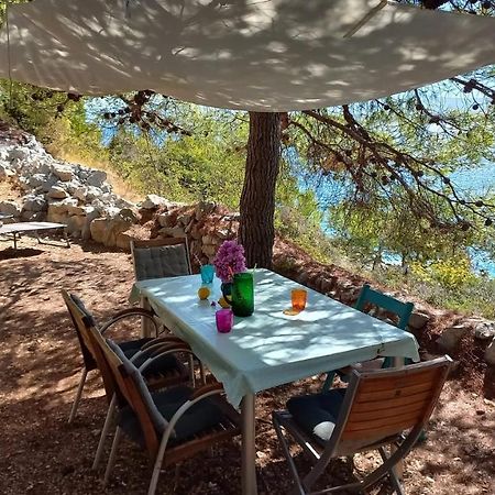 A Small Stone House By The Sea, In A Wineyard Nerezisca Exteriér fotografie