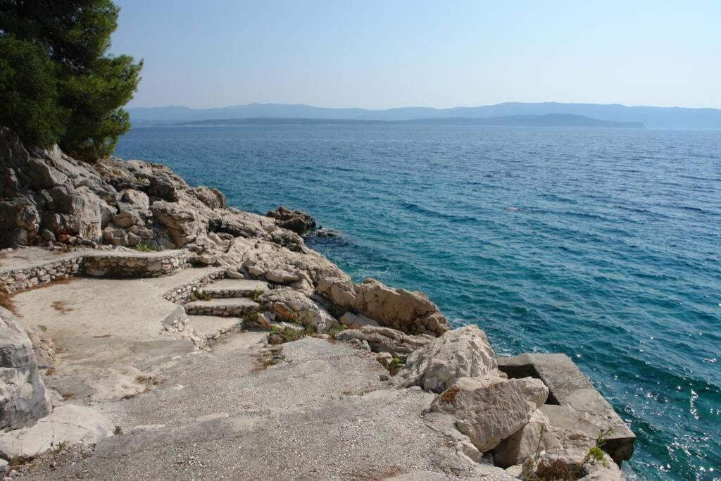 A Small Stone House By The Sea, In A Wineyard Nerezisca Exteriér fotografie