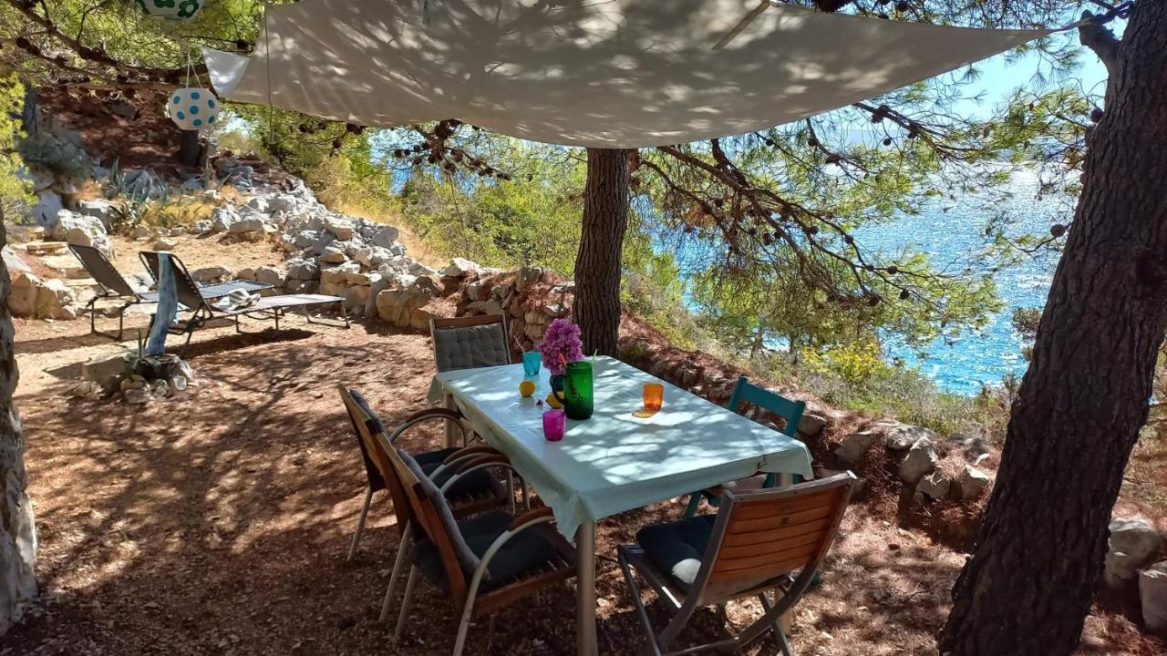 A Small Stone House By The Sea, In A Wineyard Nerezisca Exteriér fotografie