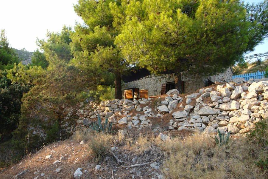 A Small Stone House By The Sea, In A Wineyard Nerezisca Exteriér fotografie